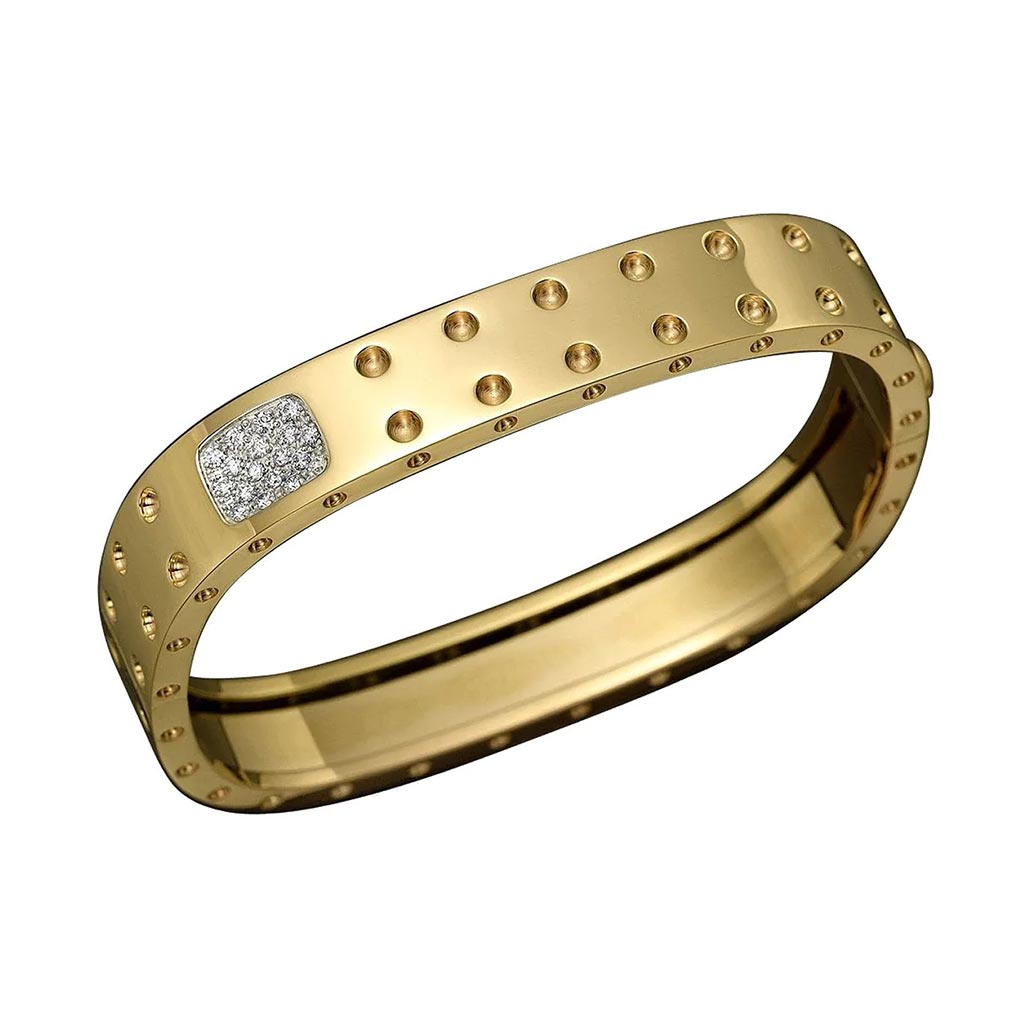How to Transition Your Jewelry from Fall to Winter: Tips and Tricks